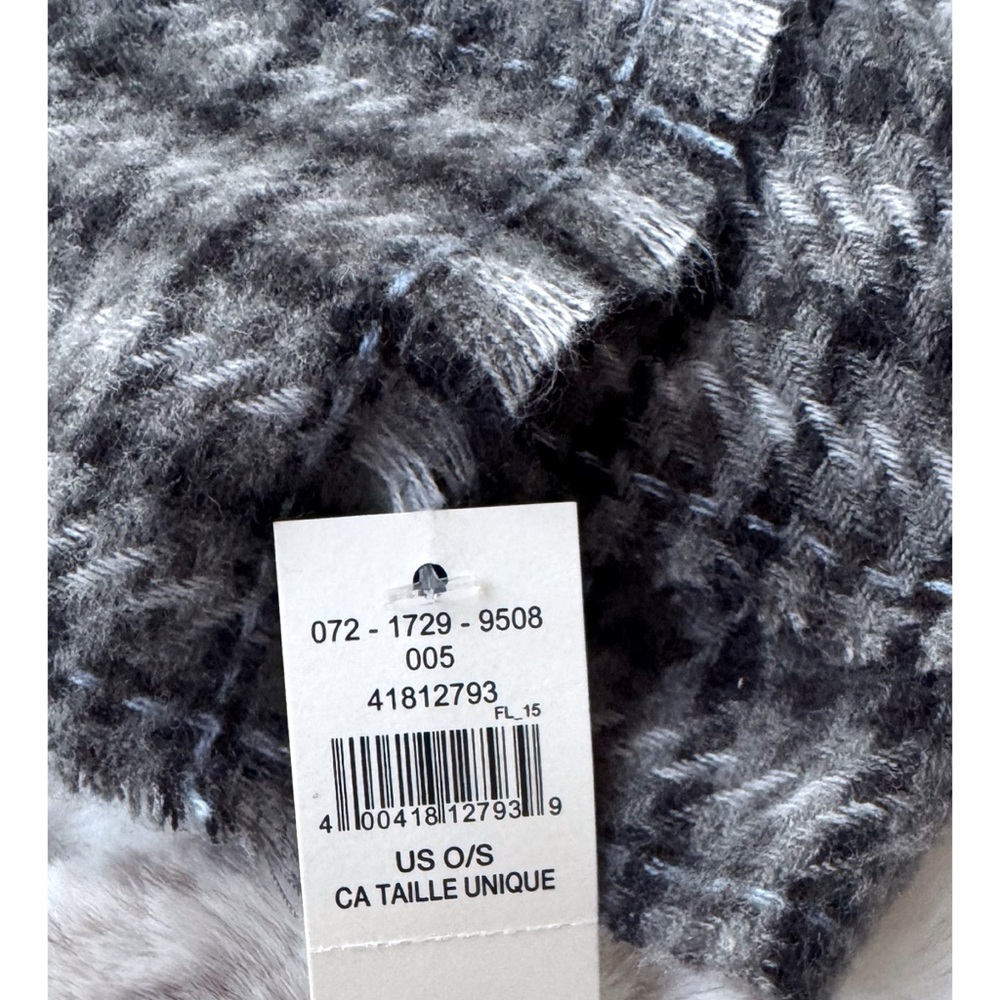 NWT Aerie Gray Plaid Blanket Scarf - Picture 5 of 6